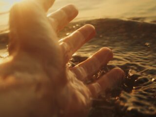 Banyak Bergaul, Semakin Banyak Dosa